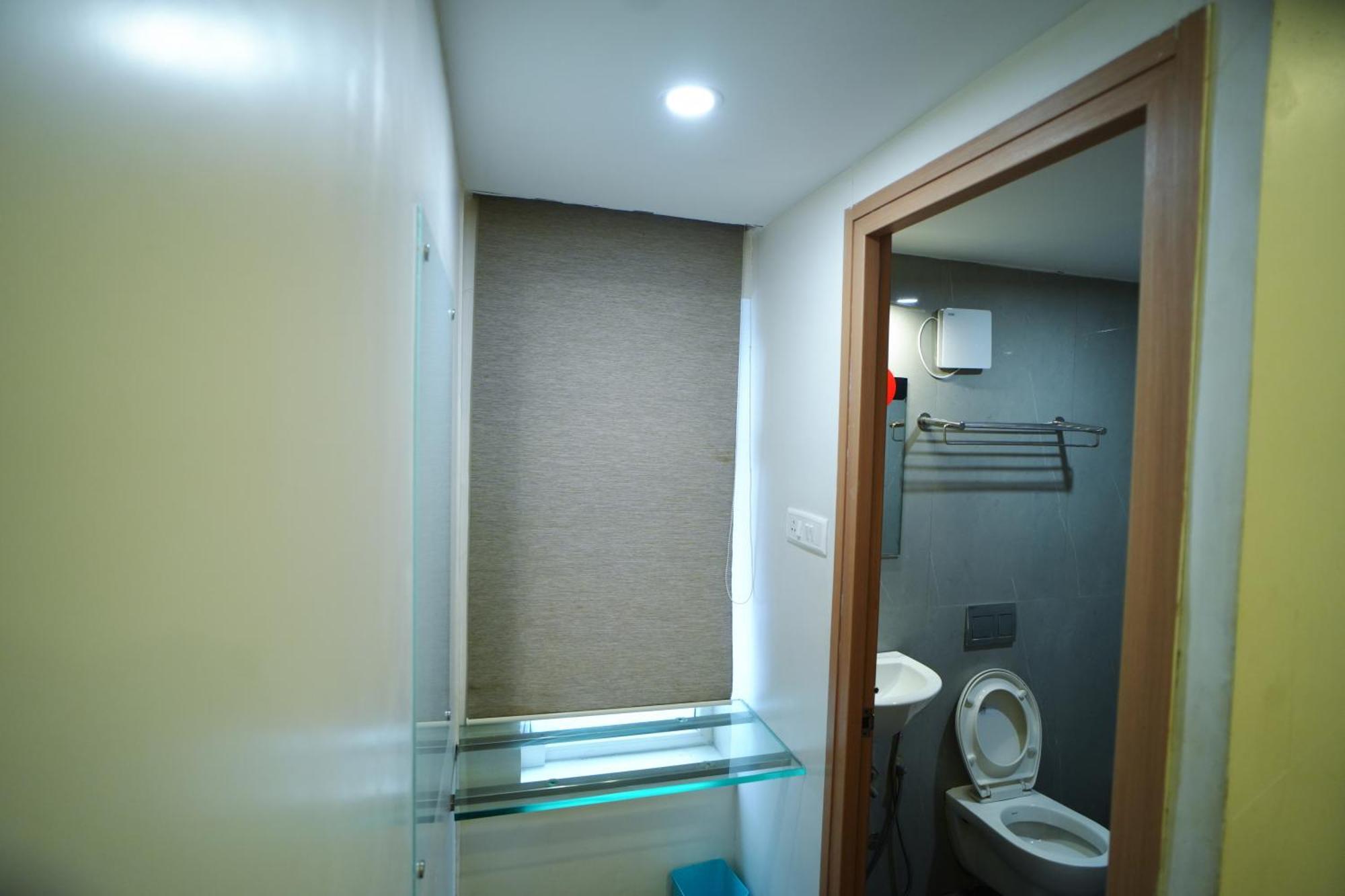 Raaj Pearl Hotel Chennai Eksteriør billede